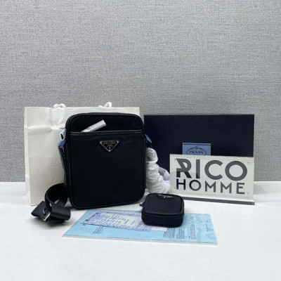 프RA다 리나일론 및 사파이노 가죽 숄더 백 (2color)