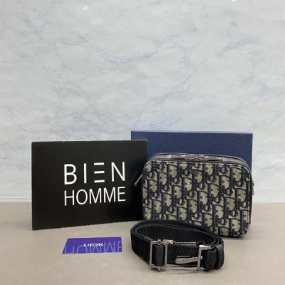 D올 오블리크 숄더 스트랩 파우치