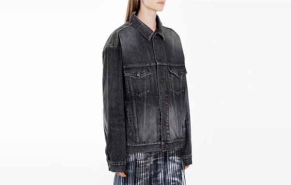 발렌시A가 엠보싱로고 데님 자켓