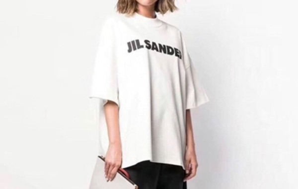 J.S 베이직로고 오버사이즈 반팔티셔츠 (PREMIUM)