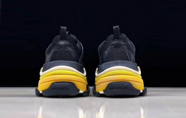 발렌시A가 19SS 트리플S 스틸러 검노 (black & yellow)