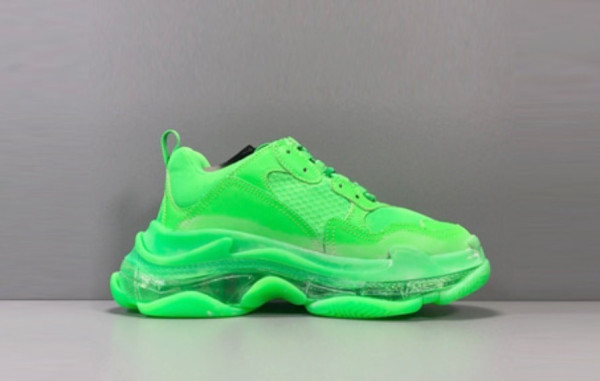 발렌시A가 트리플S 클리어솔 네온그린