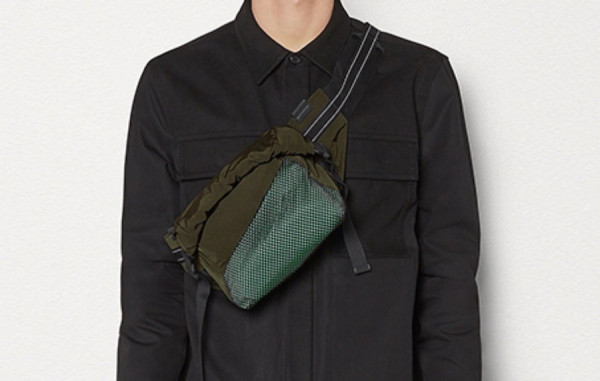 보*가 베*타 나일론 매쉬 벨트백 (2color)