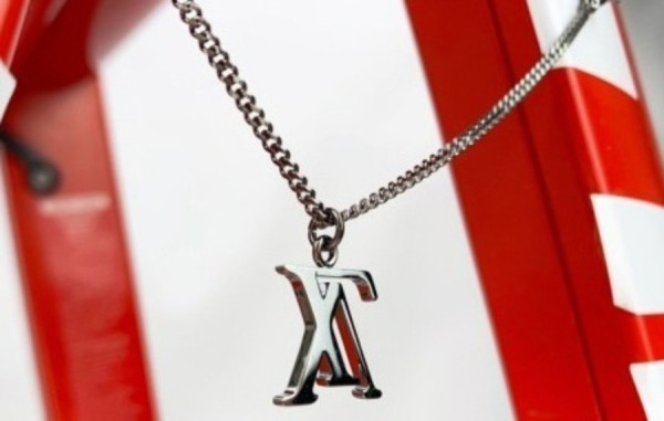 루이B통 업사이드 다운 목걸이 (실버)