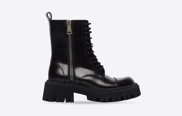 발렌시A가 카프스킨 트랙터 레이스업 부츠