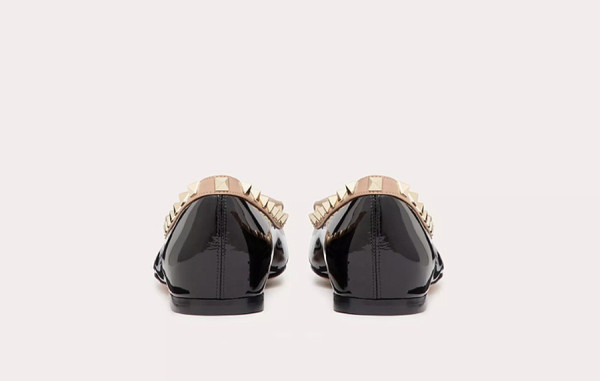 발렌T노 스터드 페이턴트 발레리나 플랫 슈즈 (WOMAN)