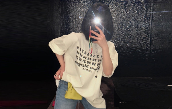 마르지L라 픽셀 로고타입 반팔 티셔츠 (PREMIUM)