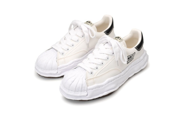 메종 미하라 야S히로 블레이키 OG 로우 탑 스니커즈 화이트