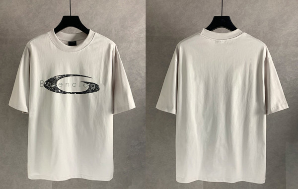 발렌시A가 빈티지 워싱 반팔 티셔츠