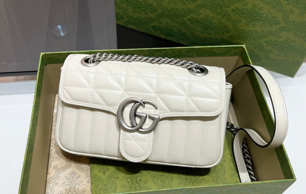 9찌 GG 마몽 마틀라세 레더 미니 숄더백