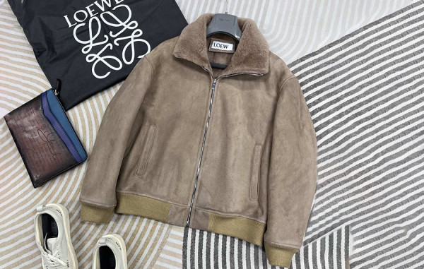 로E베 백 애너그램 무스탕 봄버 자켓 (PREMIUM)