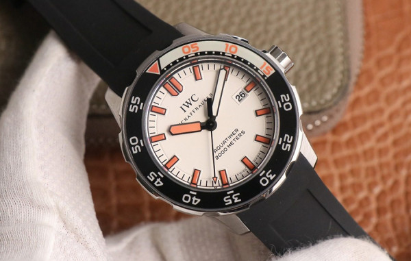 IW* 아쿠아타이머 오토매틱 2000 화이트&오렌지 러버밴드 44mm 1:1 최상급 (싱크 98.6%)