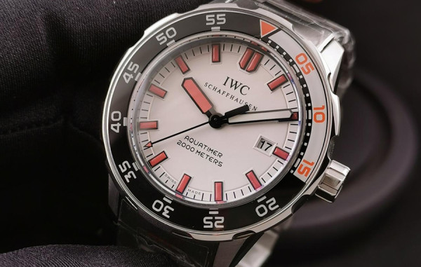 IW* 아쿠아타이머 오토매틱 2000 화이트&오렌지 스틸 44mm 1:1 최상급 (싱크 98.6%)