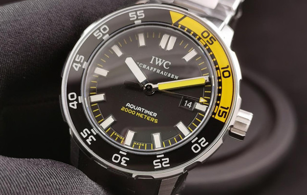 IW* 아쿠아타이머 오토매틱 2000 블랙&옐로우 스틸 44mm 1:1 최상급 (싱크 98.6%)